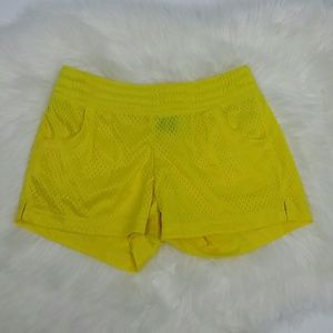 WOMAN'S bcg XS TWO POCKET YELLOW SHORTS